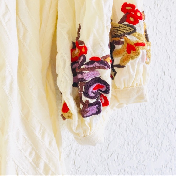 Theme Boutique Embroidered Puff Sleeve Peasant Top - Picture 3 of 9